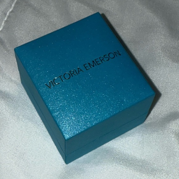 Victoria Emerson Mya Pearl Ring with Halo sz 8 NEW! - Picture 4 of 5